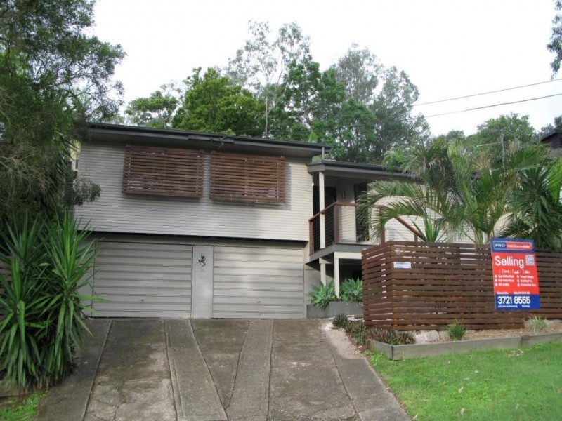 37 DUMBARTON DRIVE, Kenmore QLD 4069