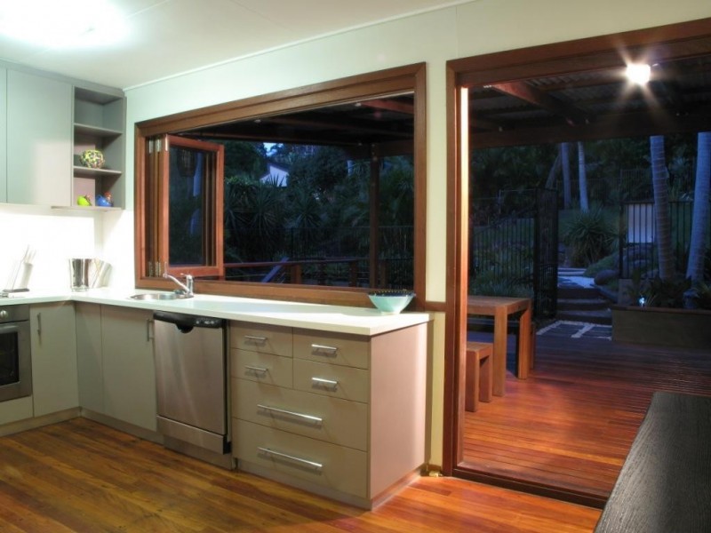 37 DUMBARTON DRIVE, Kenmore QLD 4069