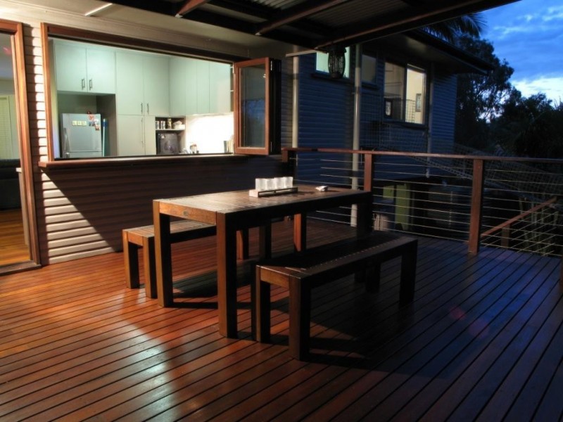 37 DUMBARTON DRIVE, Kenmore QLD 4069