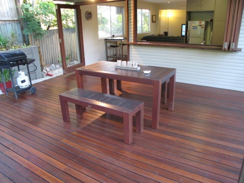 37 DUMBARTON DRIVE, Kenmore QLD 4069