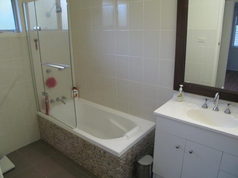 37 DUMBARTON DRIVE, Kenmore QLD 4069