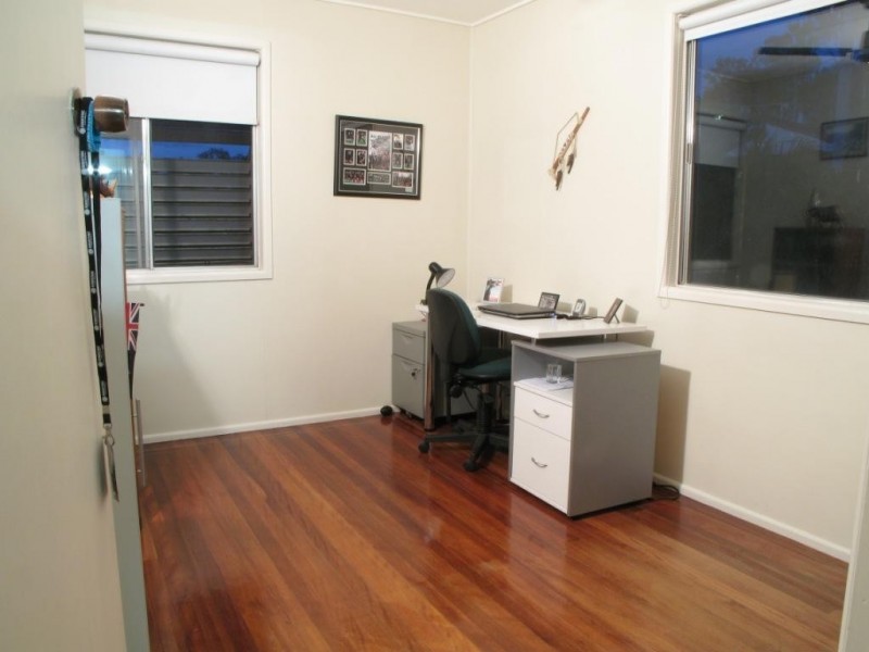 37 DUMBARTON DRIVE, Kenmore QLD 4069