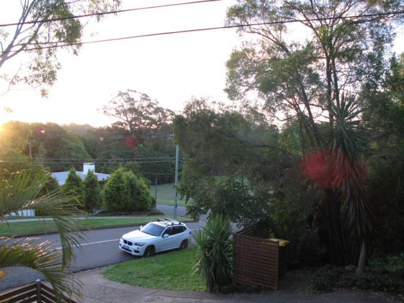 37 DUMBARTON DRIVE, Kenmore QLD 4069