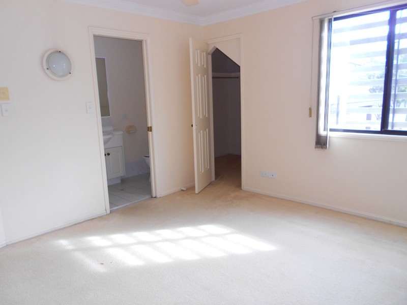 3/50 DURHAM  STREET, St Lucia QLD 4067