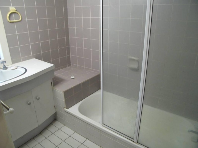 3/11 EMMA STREET, Milton QLD 4064