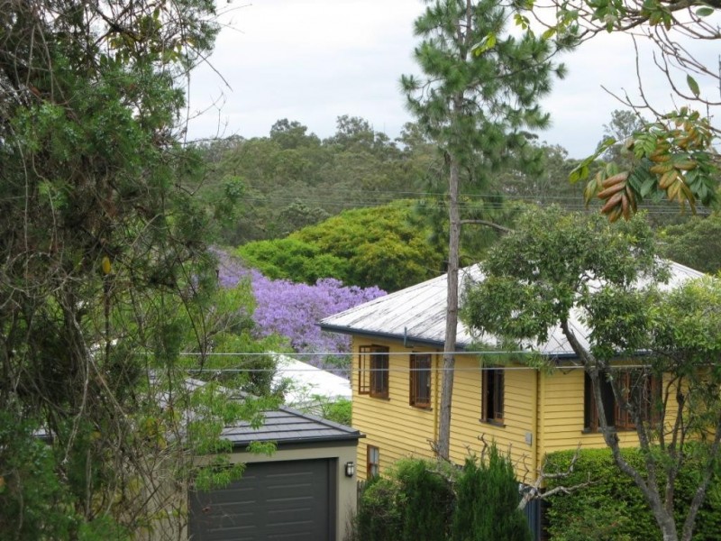 24 FIFTH AVENUE, St Lucia QLD 4067