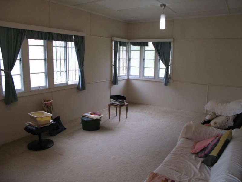 24 FIFTH AVENUE, St Lucia QLD 4067