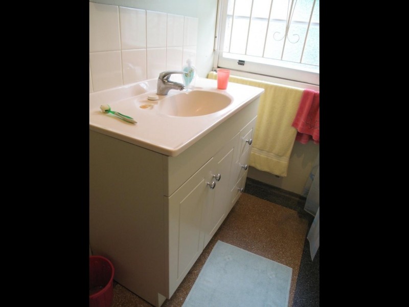 24 FIFTH AVENUE, St Lucia QLD 4067