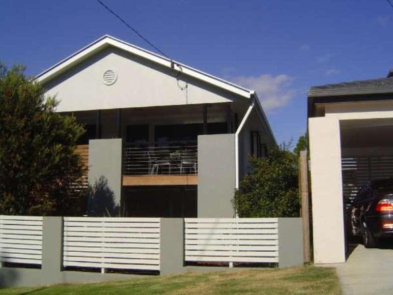 104 GOLDSBROUGH RD, Taringa QLD 4068