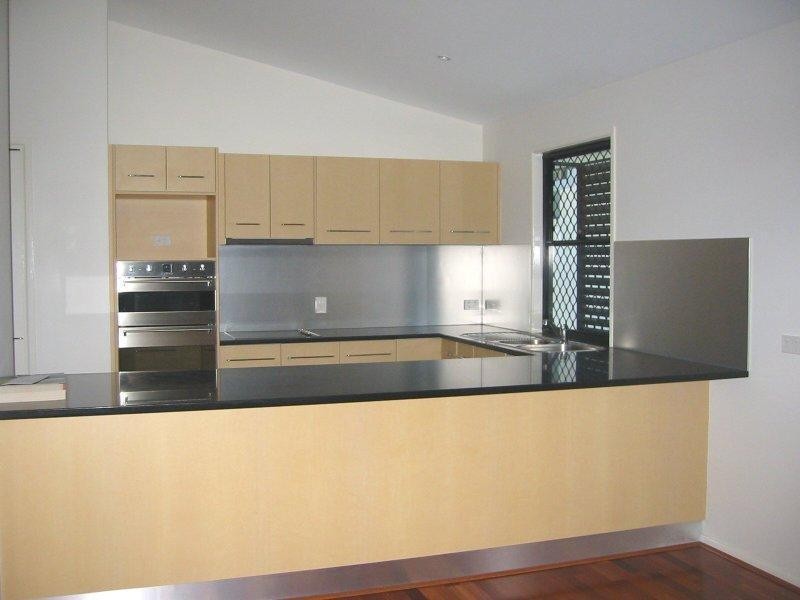 104 GOLDSBROUGH RD, Taringa QLD 4068