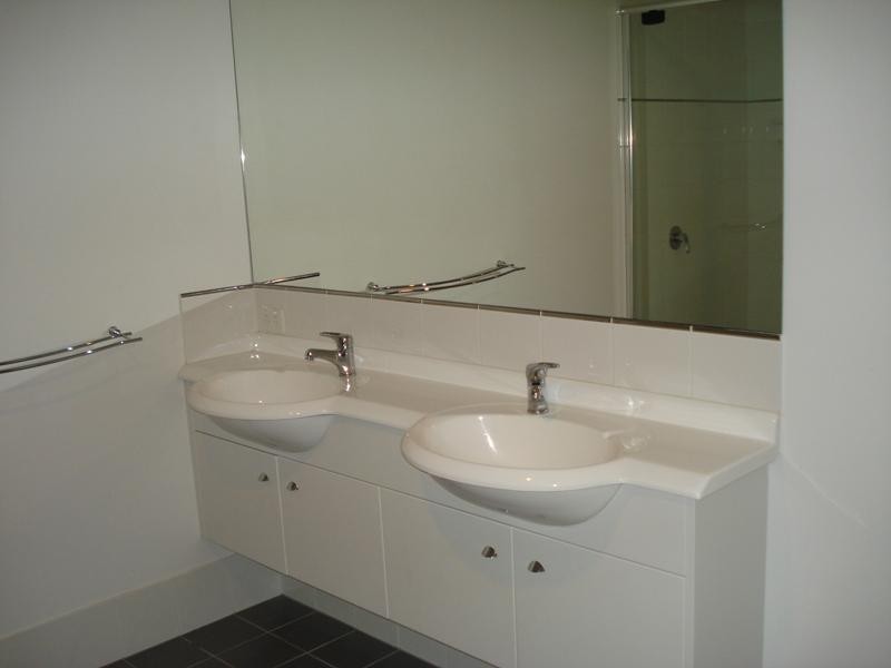 104 GOLDSBROUGH RD, Taringa QLD 4068