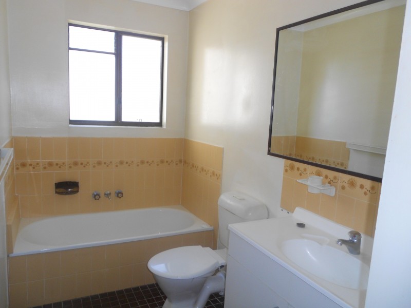 10/5 GROSVENOR ROAD, Indooroopilly QLD 4068