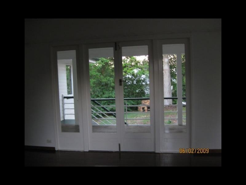 132 HAWKEN DR, St Lucia QLD 4067