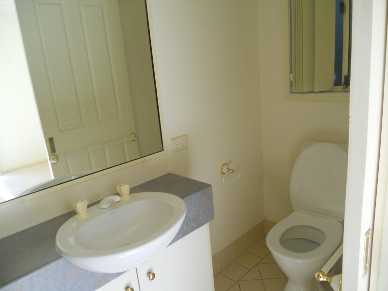 183 HONOUR AVE, Chelmer QLD 4068