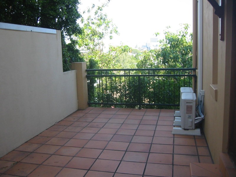 1 HORSBURGH ST, Kelvin Grove QLD 4059