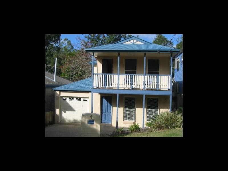 4 HOWITT STREET, Taringa QLD 4068