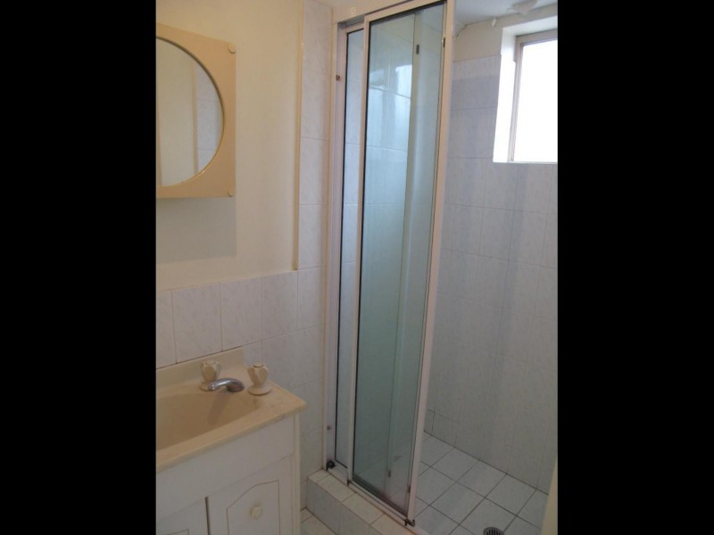 2/99 INDOOROOPILLY ROAD, Taringa QLD 4068