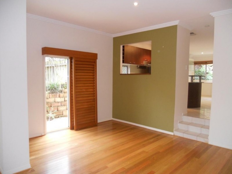 1/11 INDOOROOPILLY RD, Taringa QLD 4068