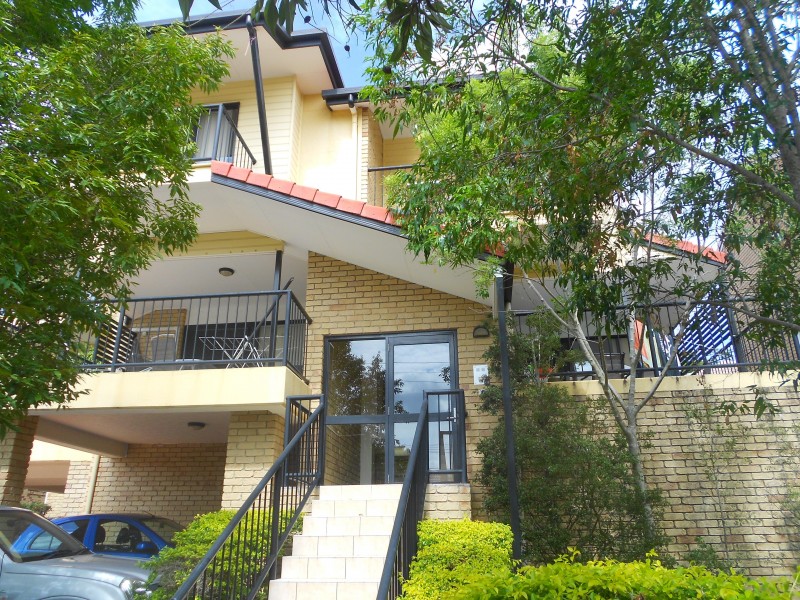 1/52 KNOWSLEY ST, Coorparoo QLD 4151