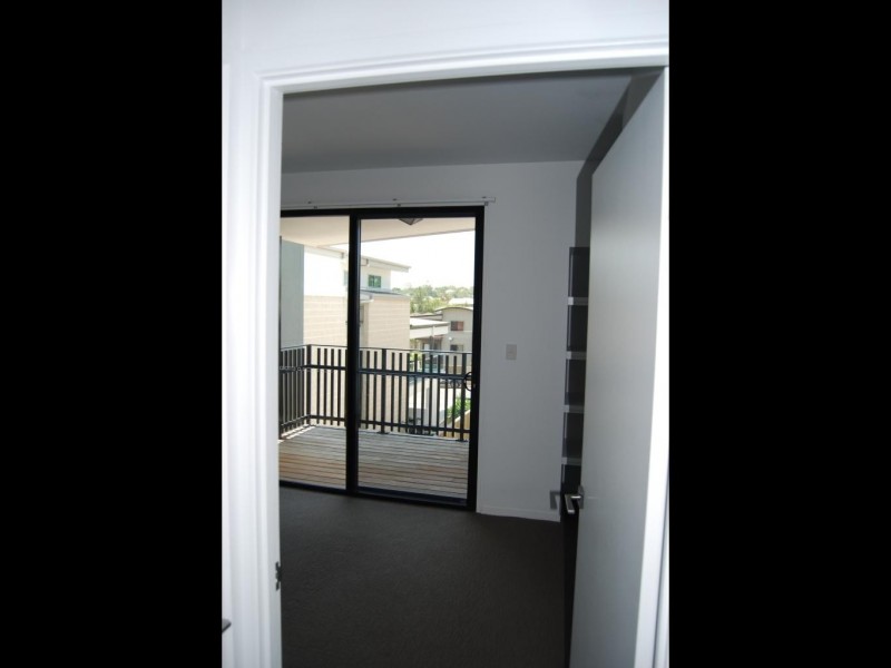 4/53 LAMBERT RD, Indooroopilly QLD 4068