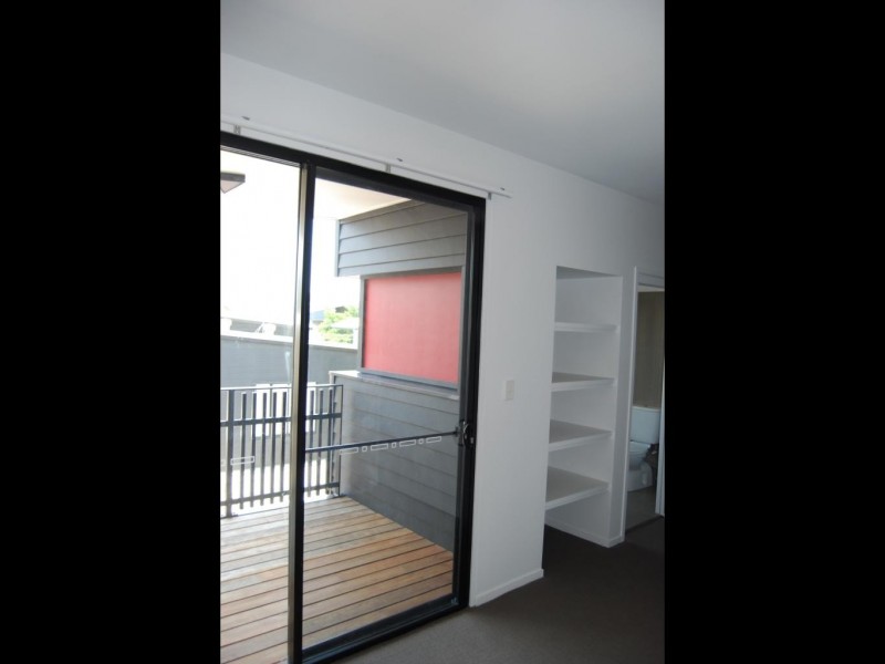 4/53 LAMBERT RD, Indooroopilly QLD 4068