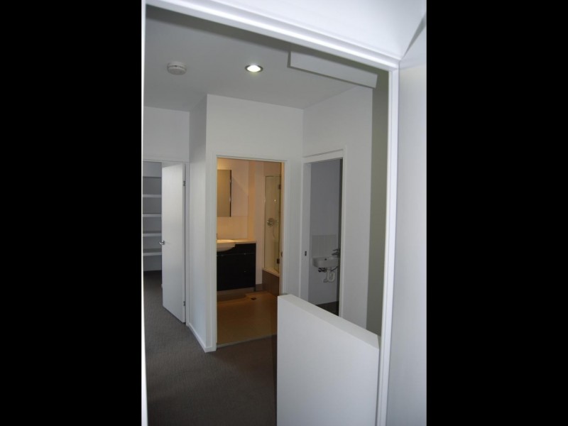 4/53 LAMBERT RD, Indooroopilly QLD 4068