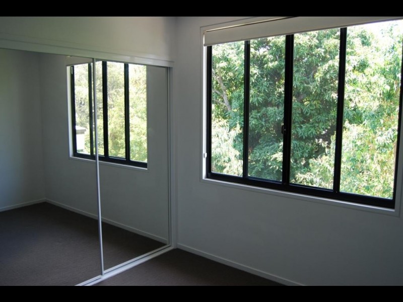 4/53 LAMBERT RD, Indooroopilly QLD 4068