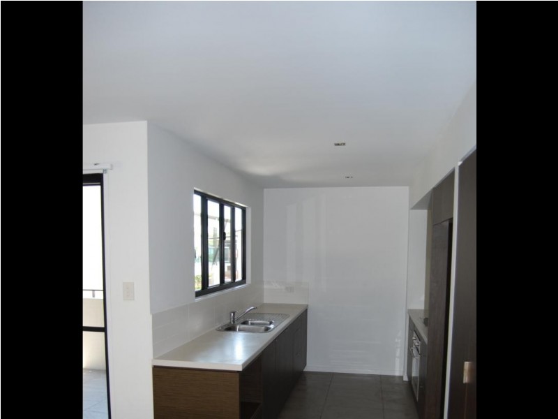 4/53 LAMBERT RD, Indooroopilly QLD 4068