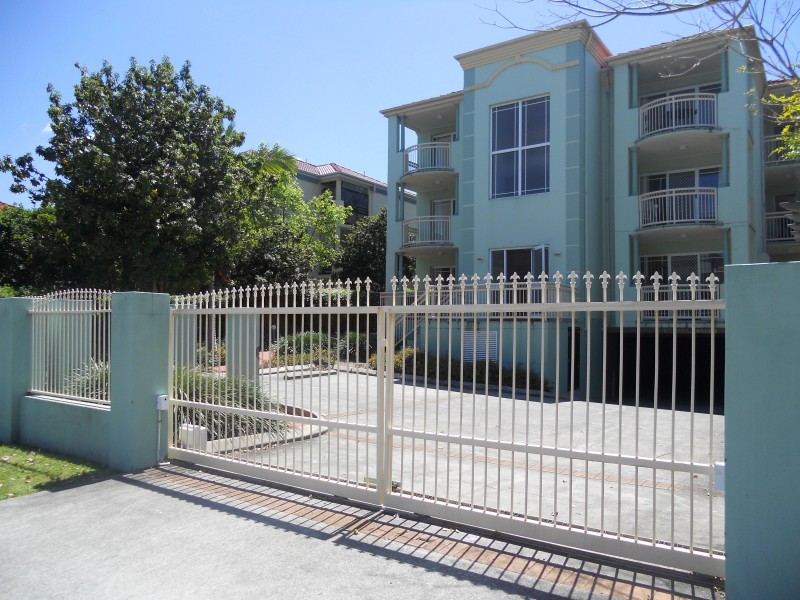 2/16 LISSNER STREET, Toowong QLD 4066