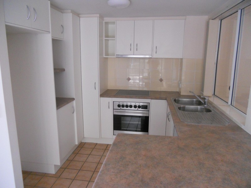 2/16 LISSNER STREET, Toowong QLD 4066