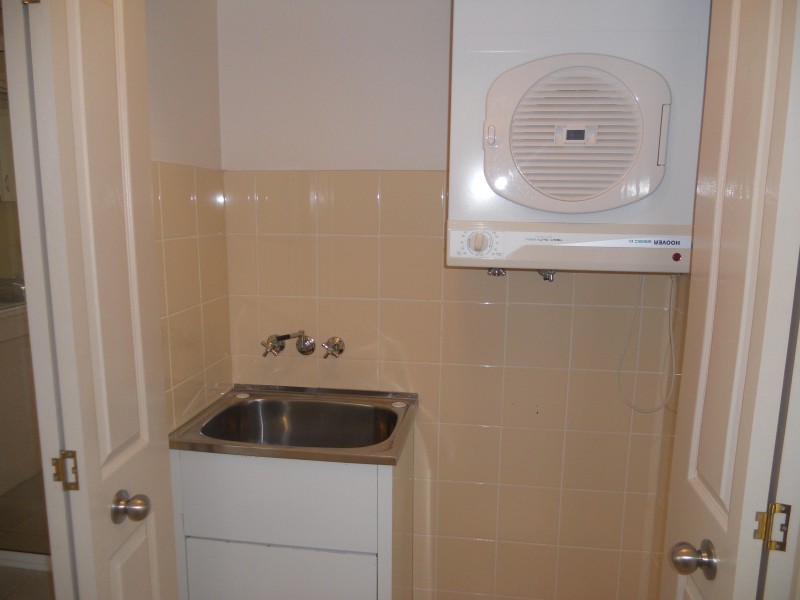 2/16 LISSNER STREET, Toowong QLD 4066