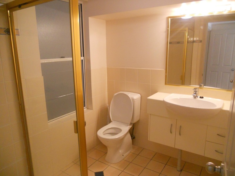 2/16 LISSNER STREET, Toowong QLD 4066