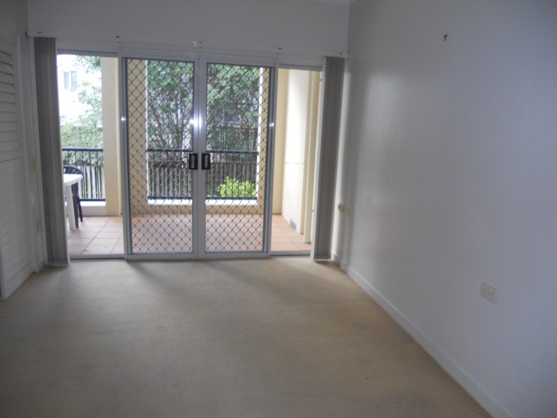 8/32-36 LISSNER ST, Toowong QLD 4066