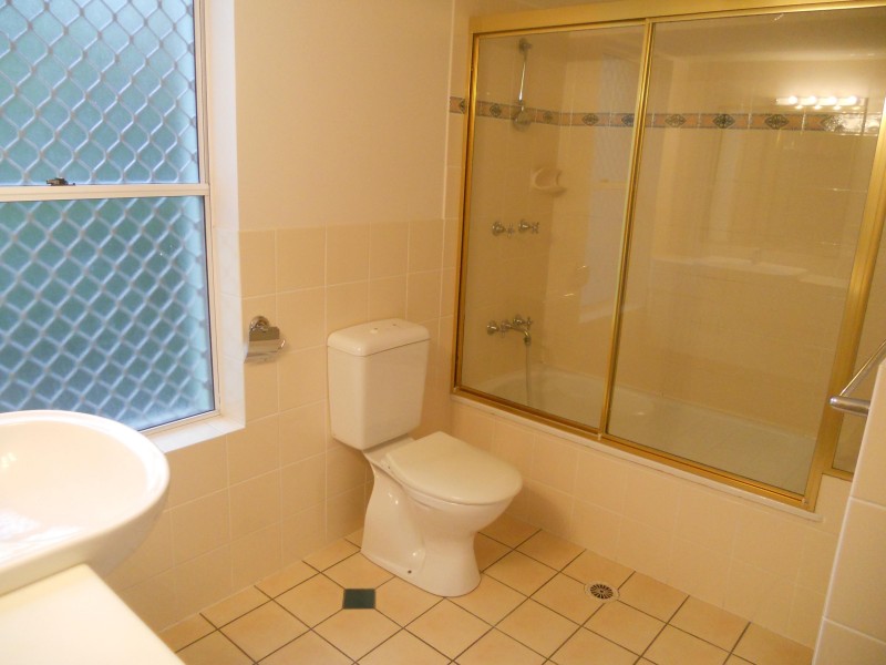4/16 LISSNER ST, Toowong QLD 4066