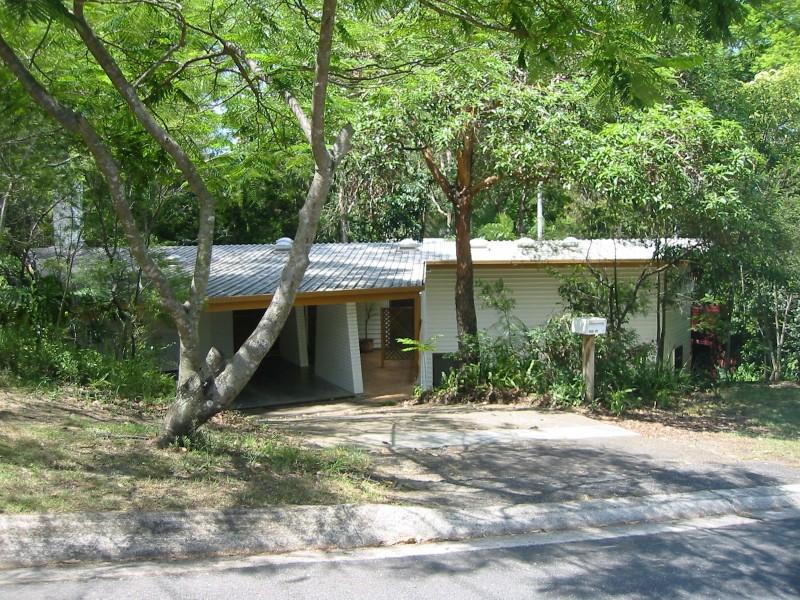 24 LUDLOW STREET, Chapel Hill QLD 4069