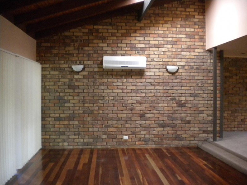 3 LUDLOW STREET, Chapel Hill QLD 4069