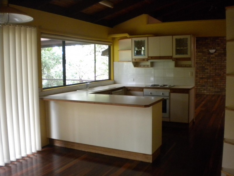 3 LUDLOW STREET, Chapel Hill QLD 4069