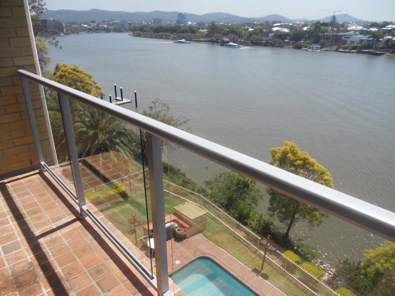 17/122 MACQUARIE STREET, St Lucia QLD 4067