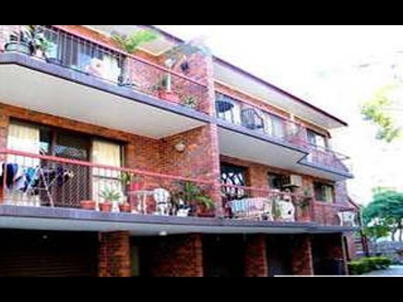 2/75 MACQUARIE STREET, St Lucia QLD 4067