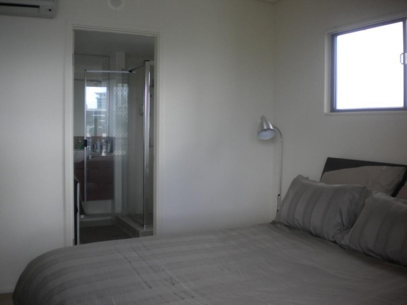 1054/18 MANNING ST, Milton QLD 4064