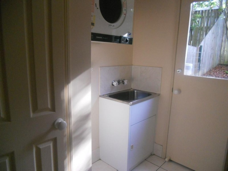 17/90-96 MARSHALL ROAD, Holland Park QLD 4121