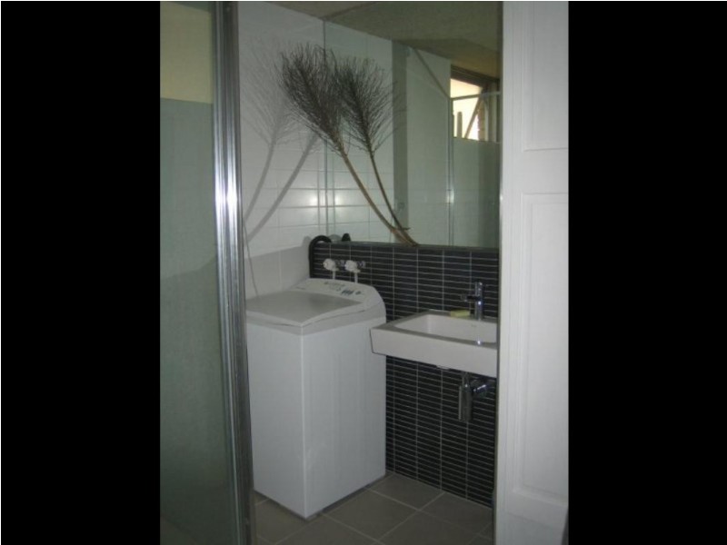 8/21 MCILWRAITH ST, Auchenflower QLD 4066