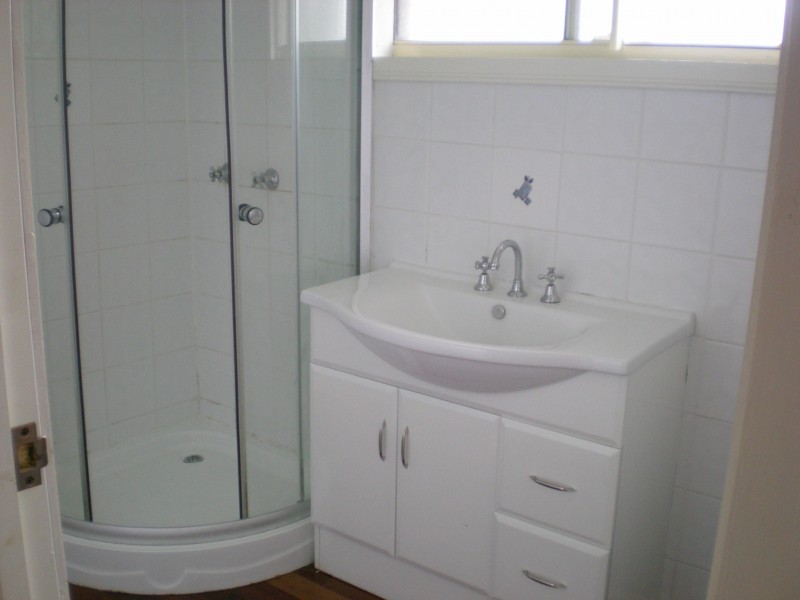 556 MIDDLE RD, Greenbank QLD 4124