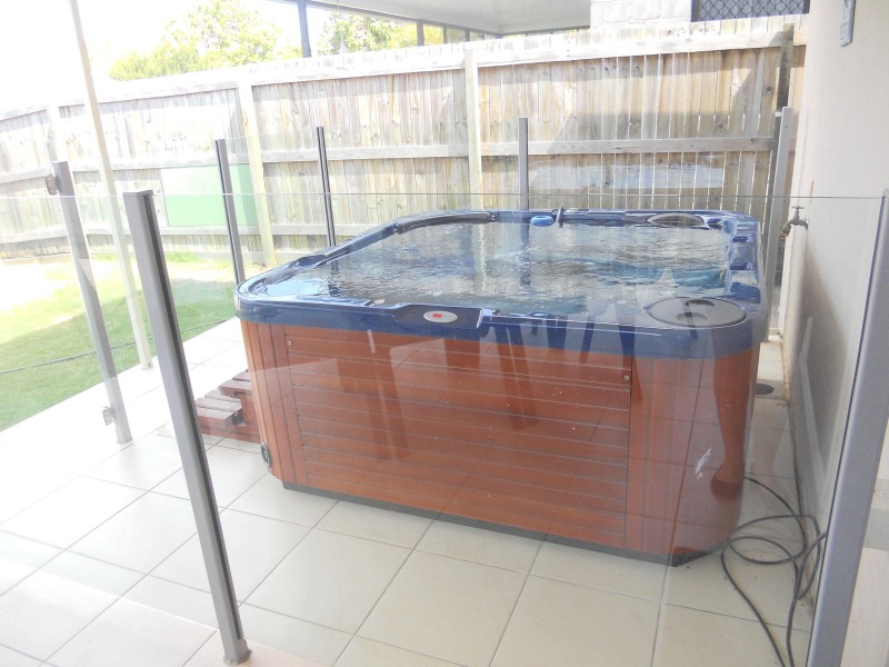 53 GLEN HOLM, Mitchelton QLD 4053