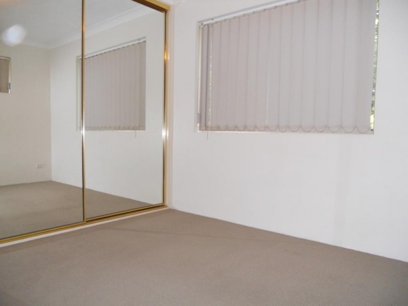 4/72 MITRE STREET, St Lucia QLD 4067