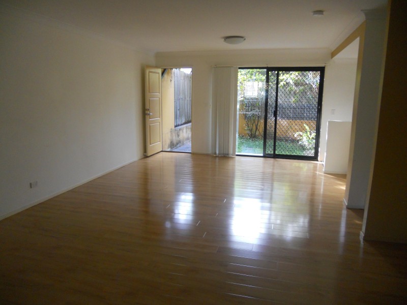 3/255 MOGGILL ROAD, Indooroopilly QLD 4068