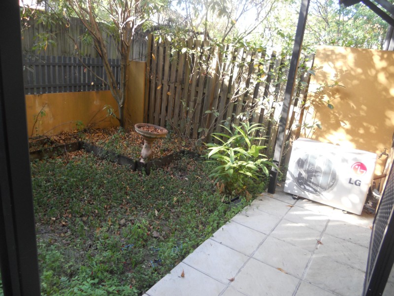 3/255 MOGGILL ROAD, Indooroopilly QLD 4068