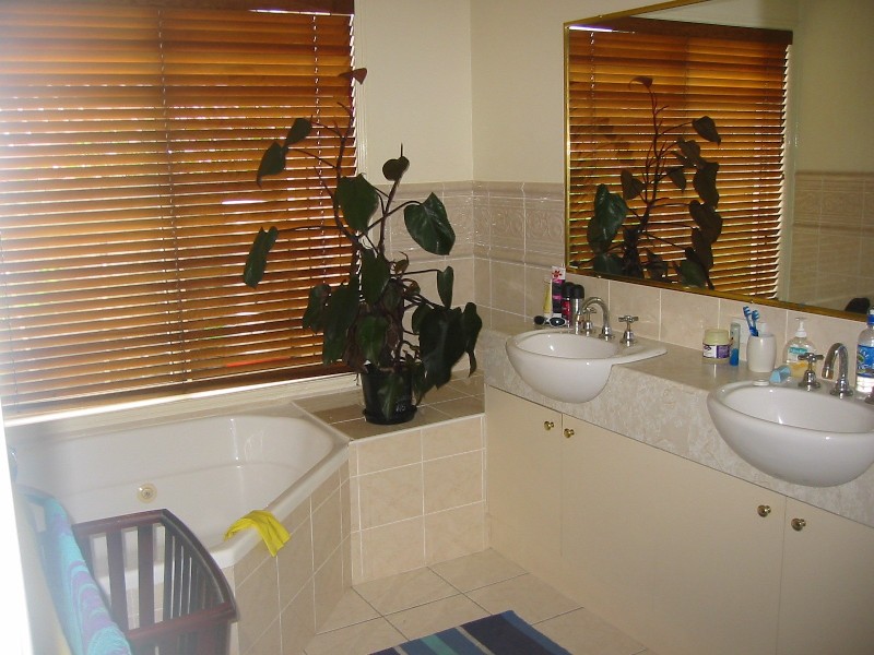 37 MOZART PLACE, Mount Ommaney QLD 4074