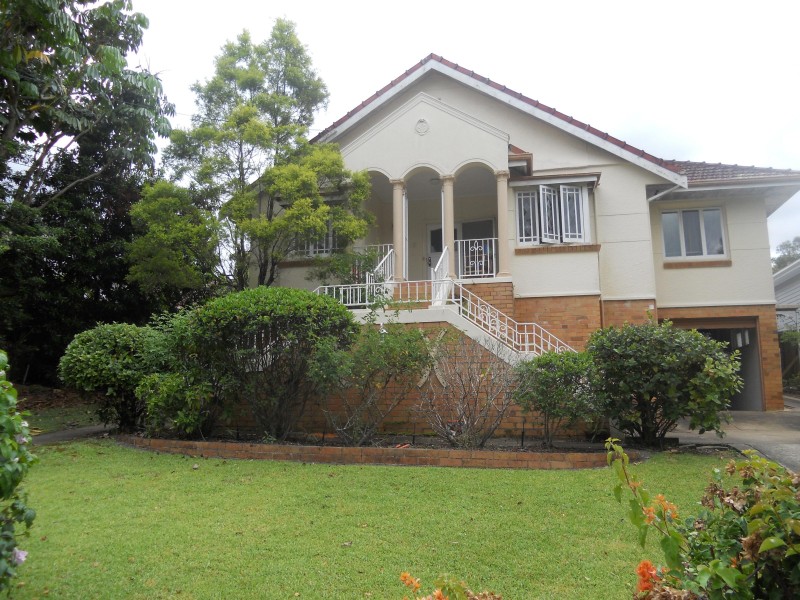 12 NINTH AVENUE, St Lucia QLD 4067