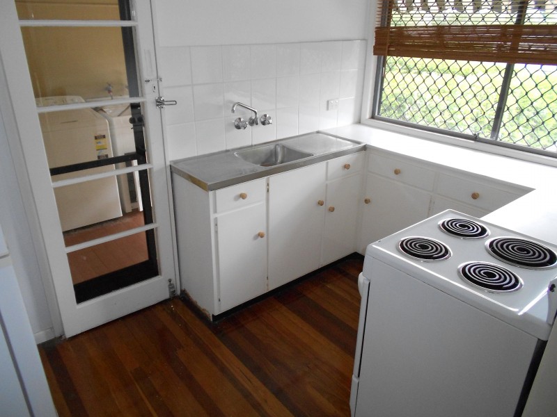 3/64 NINTH AVENUE, St Lucia QLD 4067